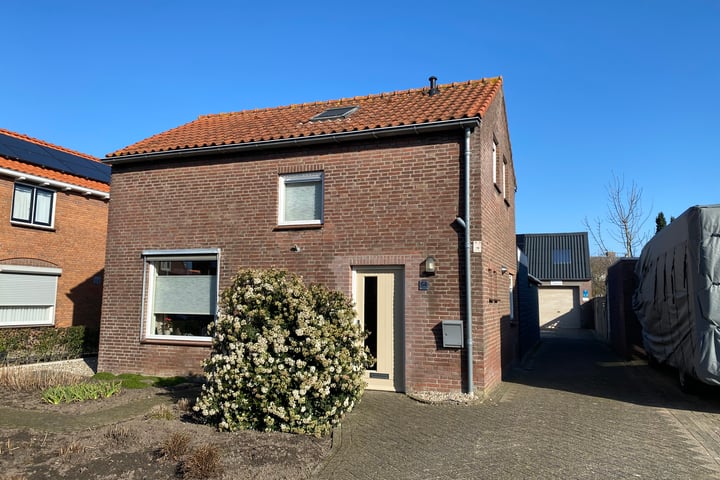 Wilhelminastraat 54 in Dussen foto