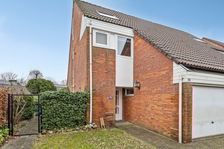Foto van woning Willem-Alexanderplantsoen 182, Barendrecht
