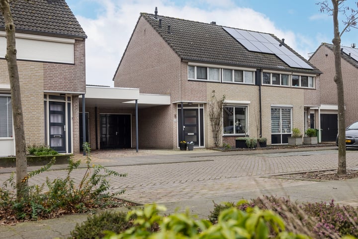 Willem-Alexanderstraat 16 in Nistelrode foto