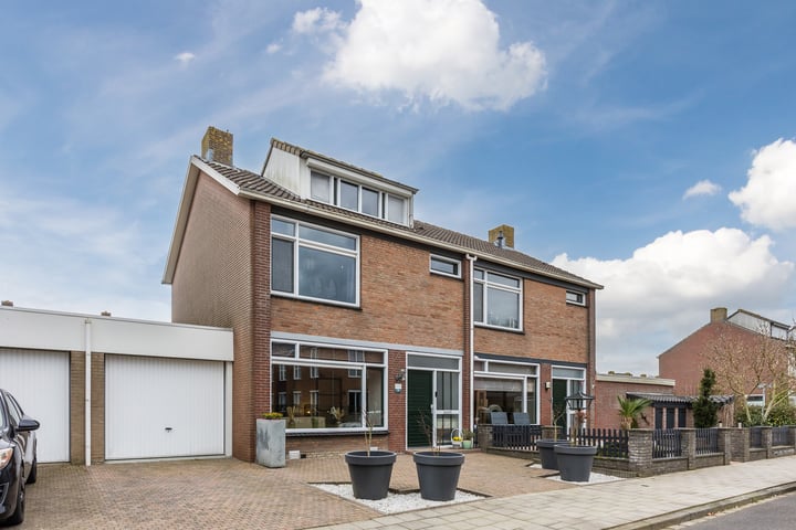 Willem Andriessenlaan 33 in Terneuzen foto
