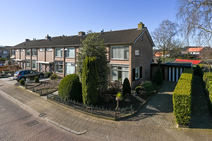 Willem de Zwijgerlaan 2 in Putten foto