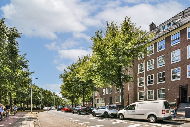 Willem de Zwijgerlaan 211-2 in Amsterdam foto