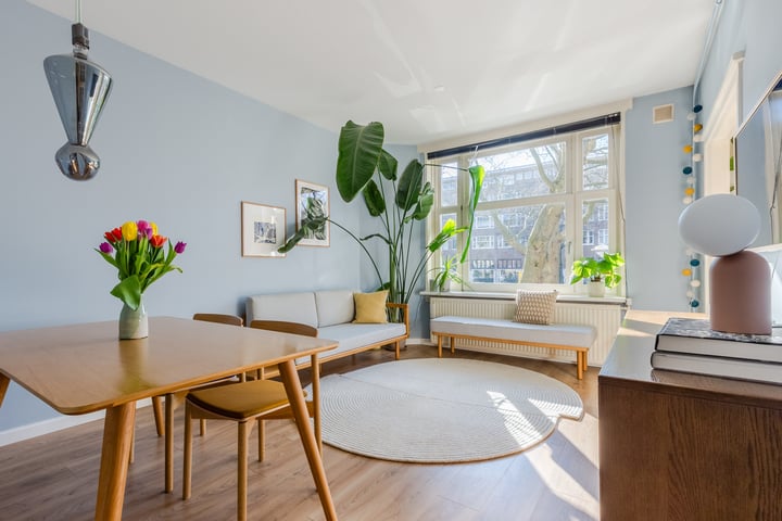 Willem de Zwijgerlaan 44-H in Amsterdam foto