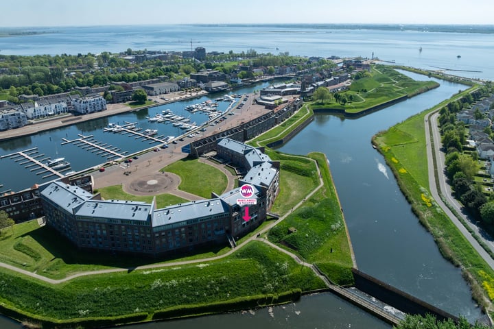 Willem- en Maryplein 11 in Hellevoetsluis foto