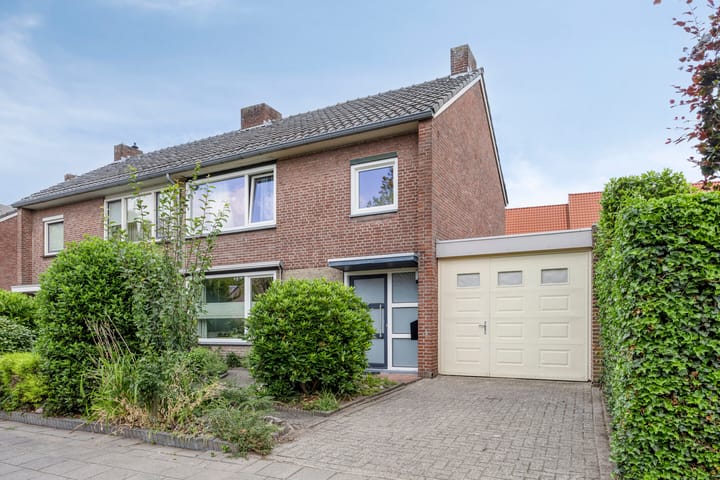 Willem II straat 4 in Budel foto