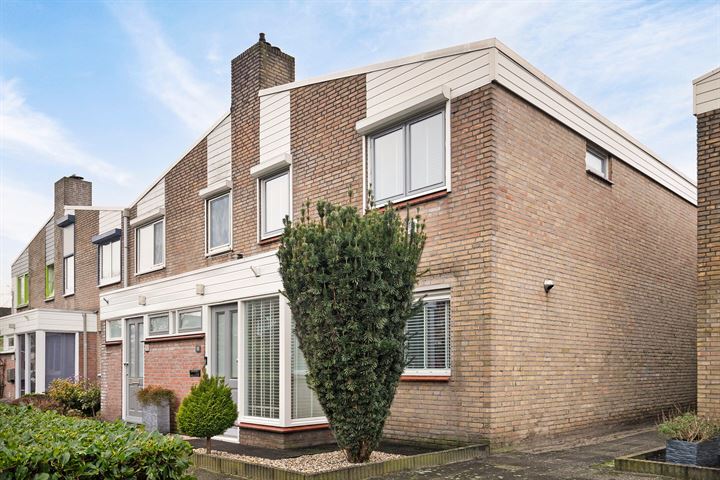 Willem Pijperpark 10 in Waalwijk foto