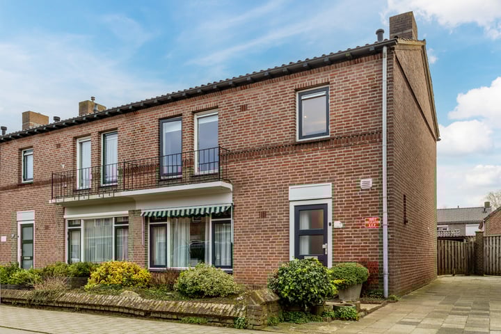 Willem Verheidenstraat 28 in Grave foto