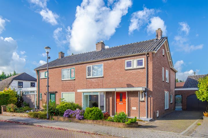 Willemsstraat 10 in Elst foto