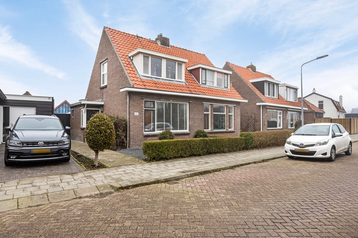 Willemstraat 22 in Oude-Tonge foto