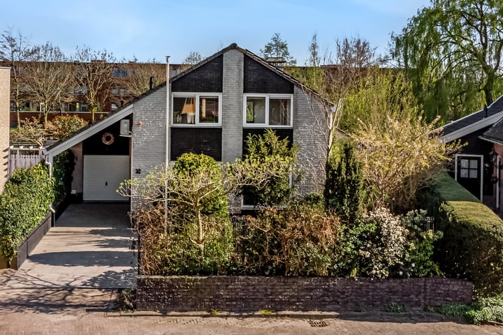 Winterkade 33 in Leiderdorp foto