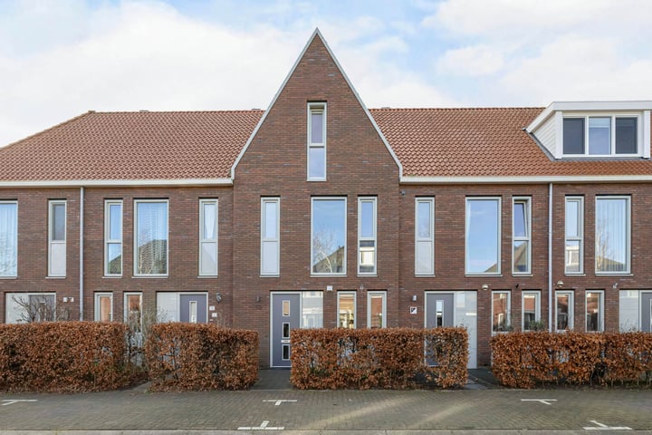 Witte Klaverweide 10 in Heerhugowaard foto