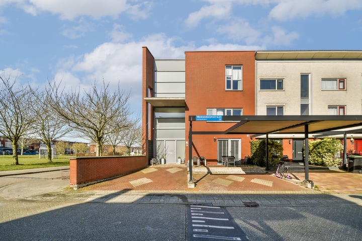 Woestduijnstraat 1 in Almere