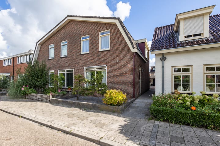Woolderweg 85 in Borne