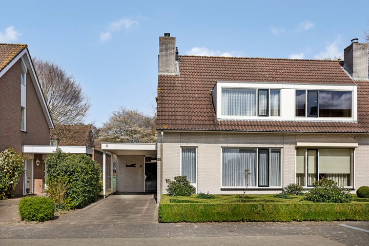 Wouwerbroek 33 in Rijen
