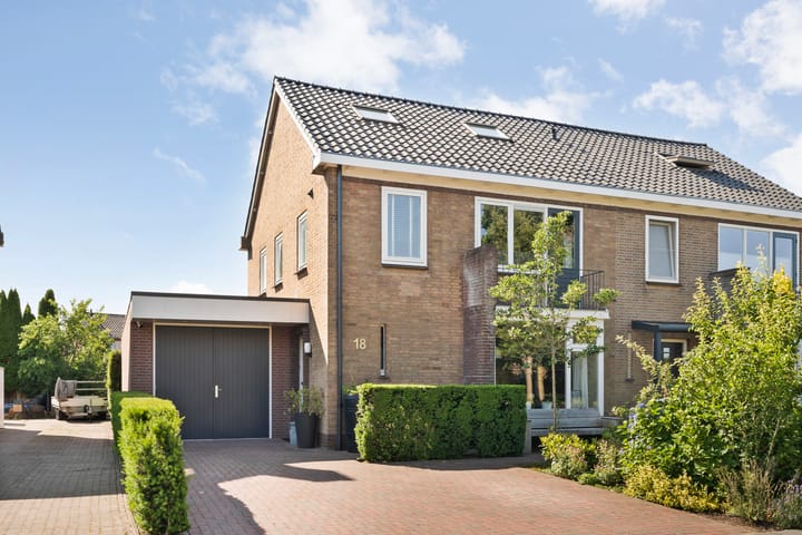 Online Woningbrochure voor www.matthijskiersstraat18.nl