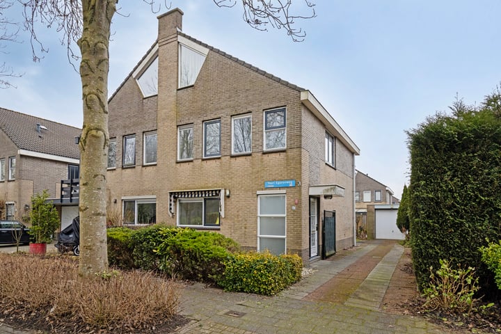 Youri Egorovweg 43 in Almere foto