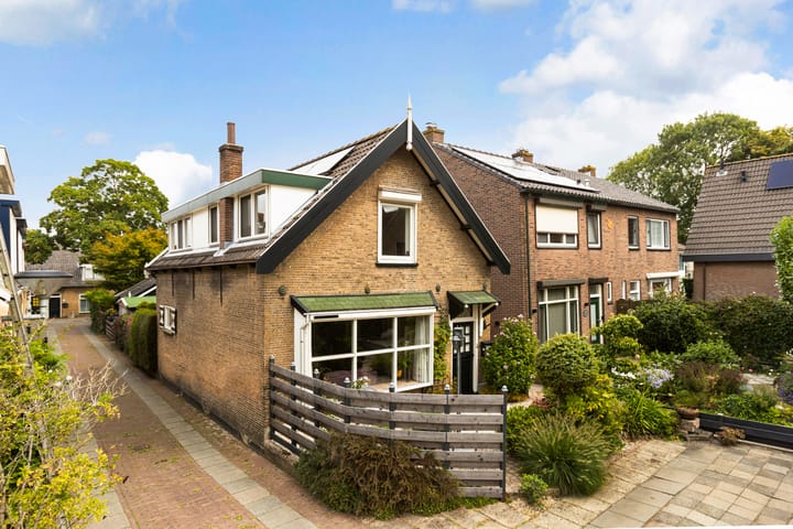 Zalmstraat 8 in Krimpen aan de Lek foto