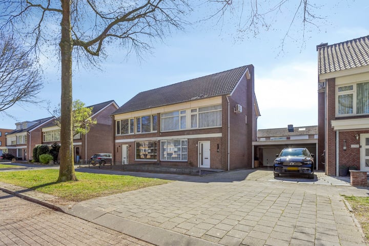 Zaltbommelseweg 52 in Oss foto