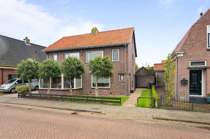 Zandburen 57 in Hippolytushoef