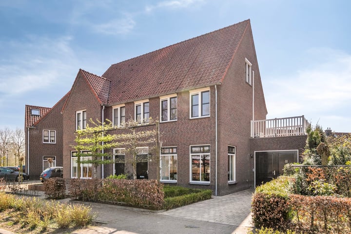 Zandershoeve 26 in Helmond foto