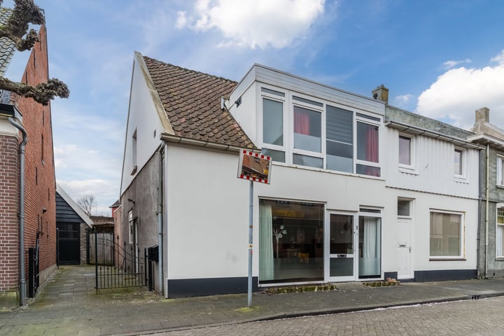 Zandheuvel 8 in Oosterhout foto