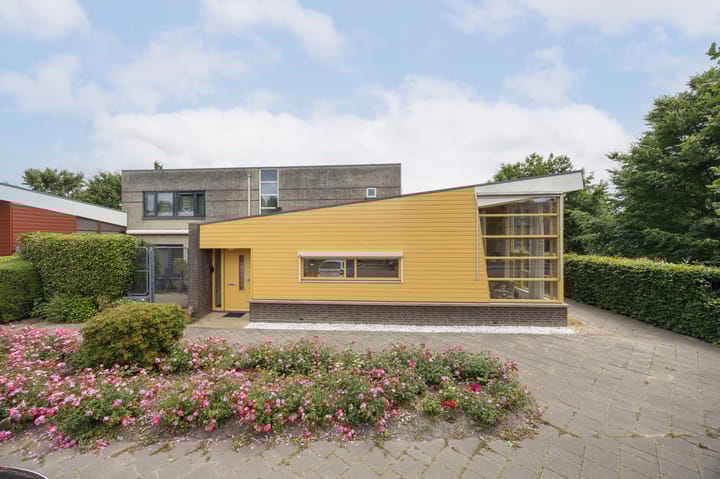 Zandschel 10 in Etten-Leur foto