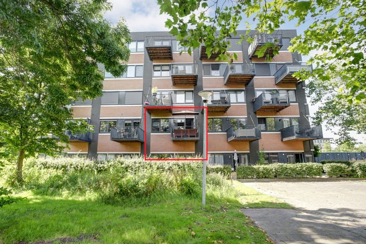 Zandsteen 15 in Hoorn foto