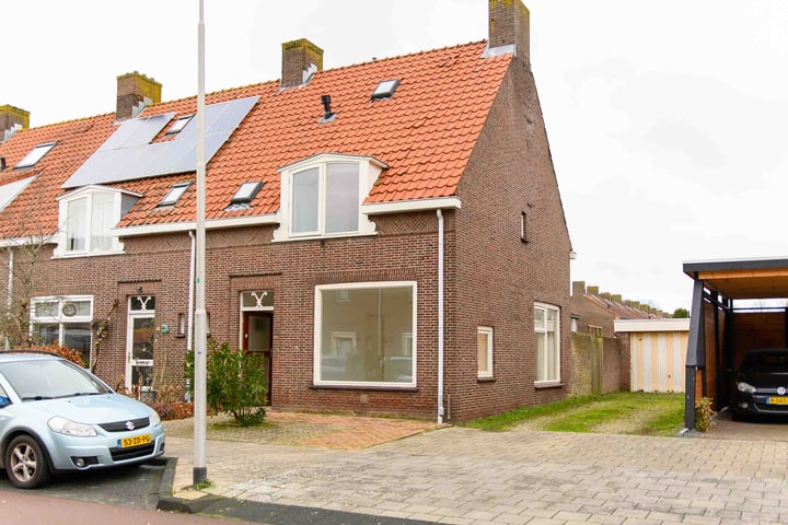 Zeeasterstraat 14 in Emmeloord foto