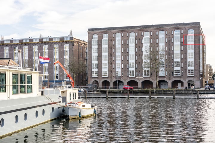Zeeburgerkade 110 in Amsterdam foto