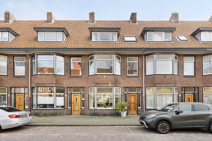 Zeemanlaan 15 in Leiden foto