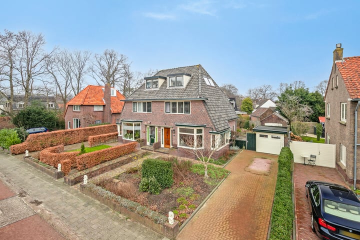 Zeeweg 17 in Heiloo foto