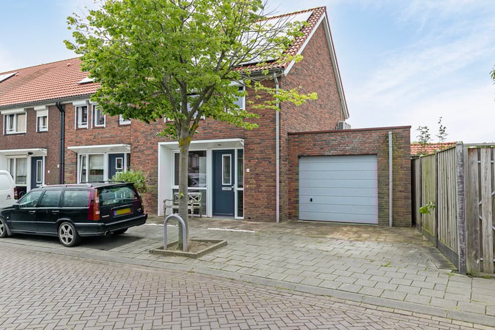 Zeewijksingel 2 in Oost-Souburg foto