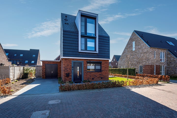 Zesmorgenstraat 15 in Zevenaar