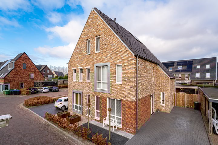 Zesmorgenstraat 28 in Zevenaar