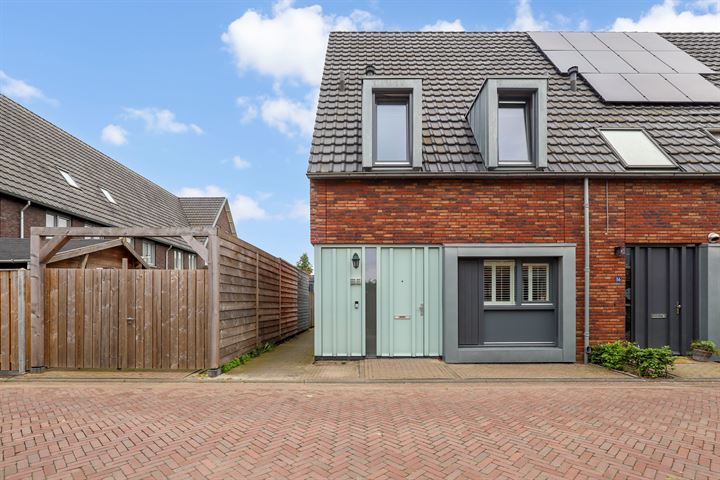 Zesmorgenstraat 38 in Zevenaar foto