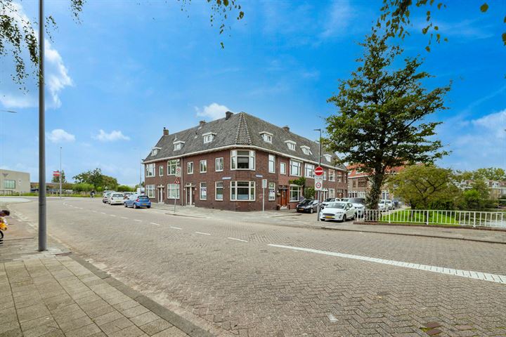 Zestienhovensekade 119B in Rotterdam foto