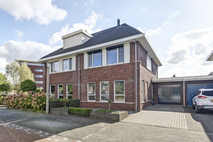 Zilveresdoorn 42 in Cuijk foto