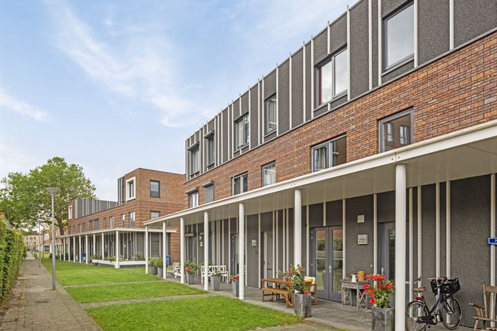 Zilvervlekhof 24 in Hoogvliet Rotterdam foto