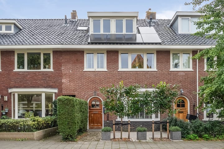 Zinneveltlaan 16 in Santpoort-Zuid