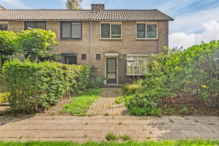 Zomerweg 4 in Oosterwolde foto