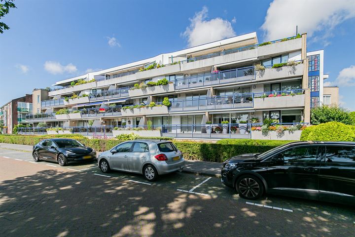 Zonnebloemlaan 1-8 in Beverwijk foto