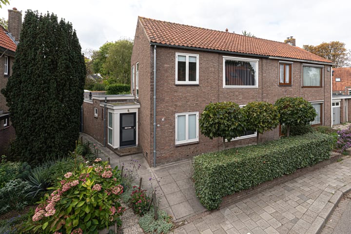 Zonnebloemstraat 15 in Goes foto
