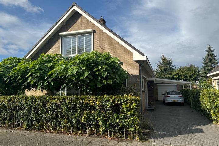 Zonnebloemstraat 37 in Spijkenisse foto