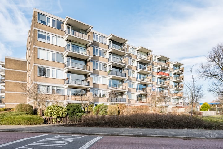 Zonnebloemstraat 84 in Katwijk foto