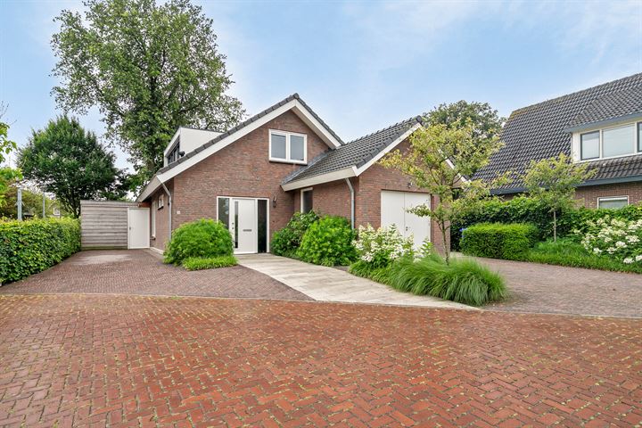 Zonnedauw 33 in Stroe foto