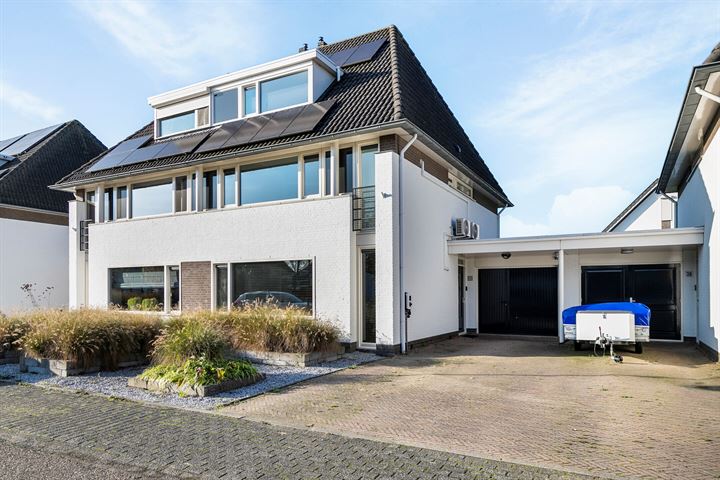 Zonnedauwsingel 32 in Helmond foto