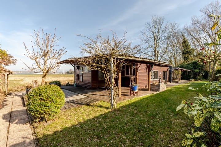 Zonnehoek 198 in Vijfhuizen