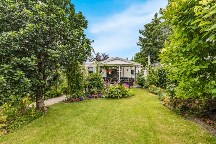 Zonnehoek 94 in Vijfhuizen foto