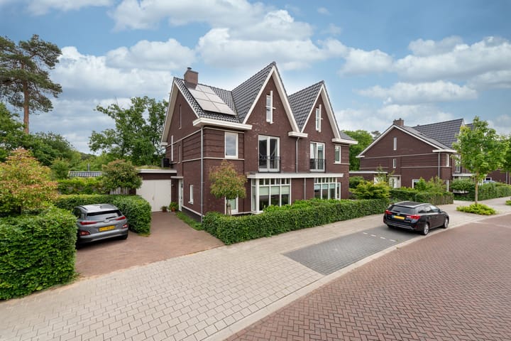 Zonnelaan 272 in Huis ter Heide foto
