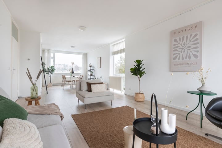 Zonnelaan 345 in Groningen foto